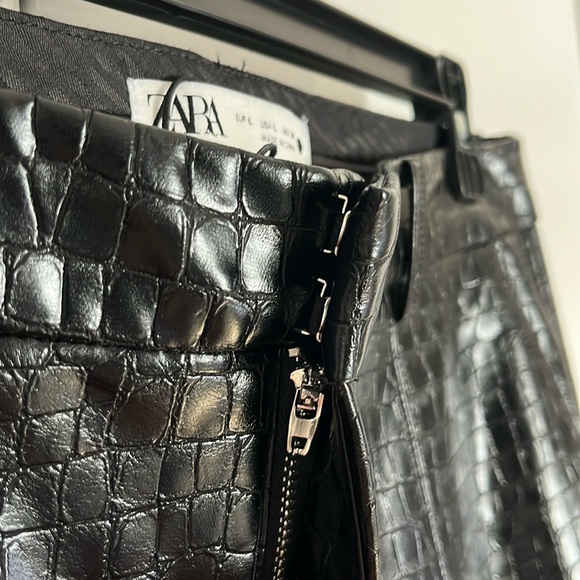 Zara Croc Embossed Faux Leather Pant with Split Hem Black - Size L - Picture 9 of 11
